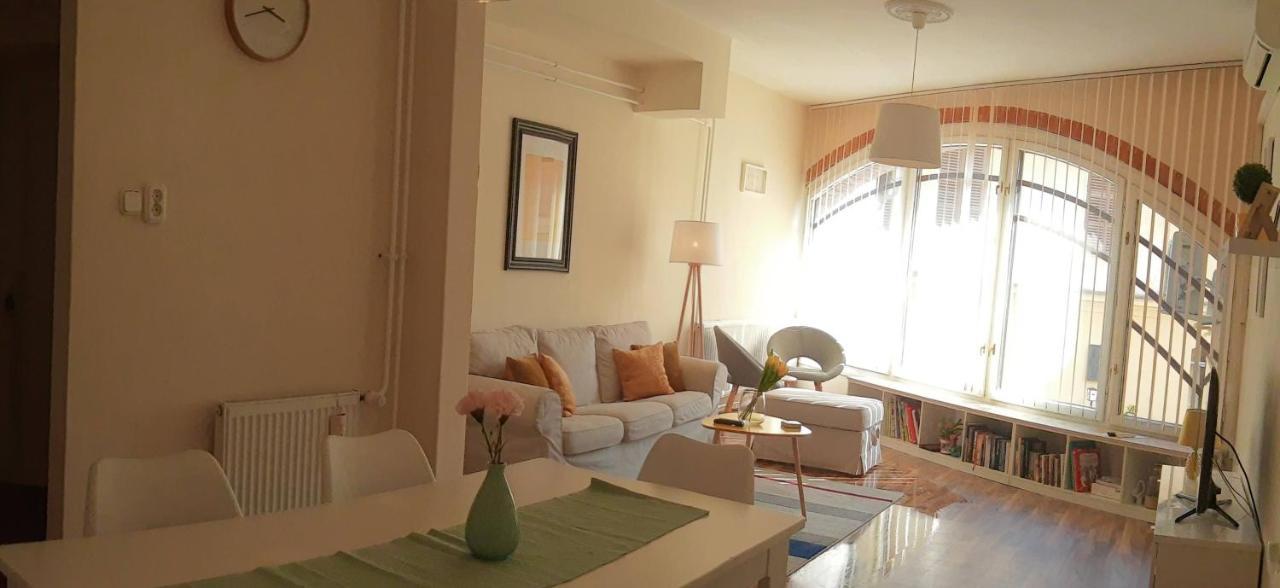 Fonix Family Apartment A Step From Szechenyi Square Pecs Bagian luar foto