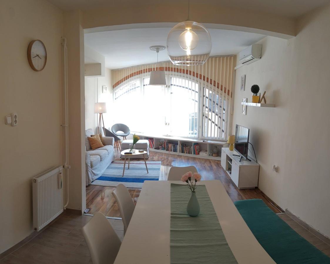 Fonix Family Apartment A Step From Szechenyi Square Pecs Bagian luar foto