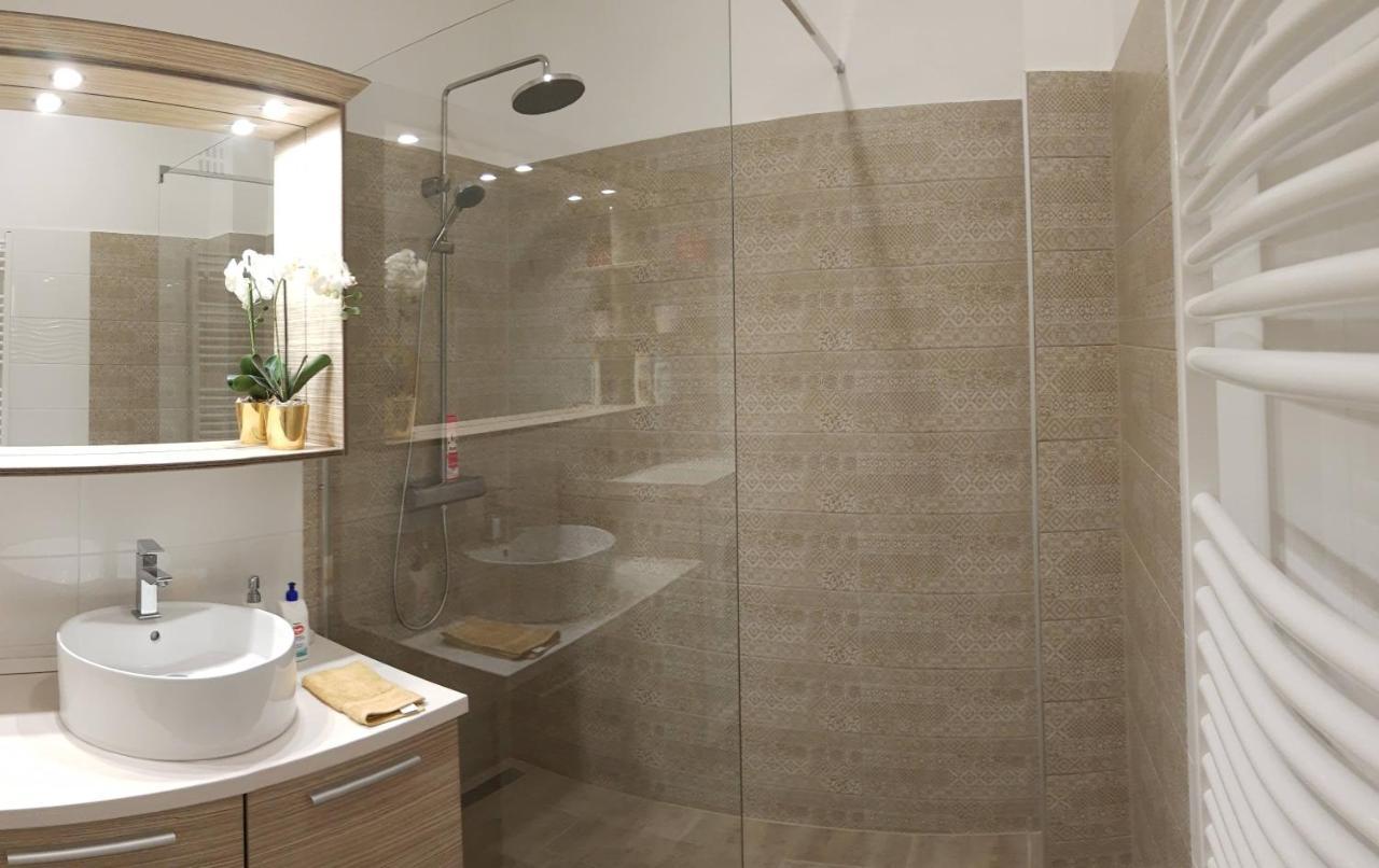 Fonix Family Apartment A Step From Szechenyi Square Pecs Bagian luar foto