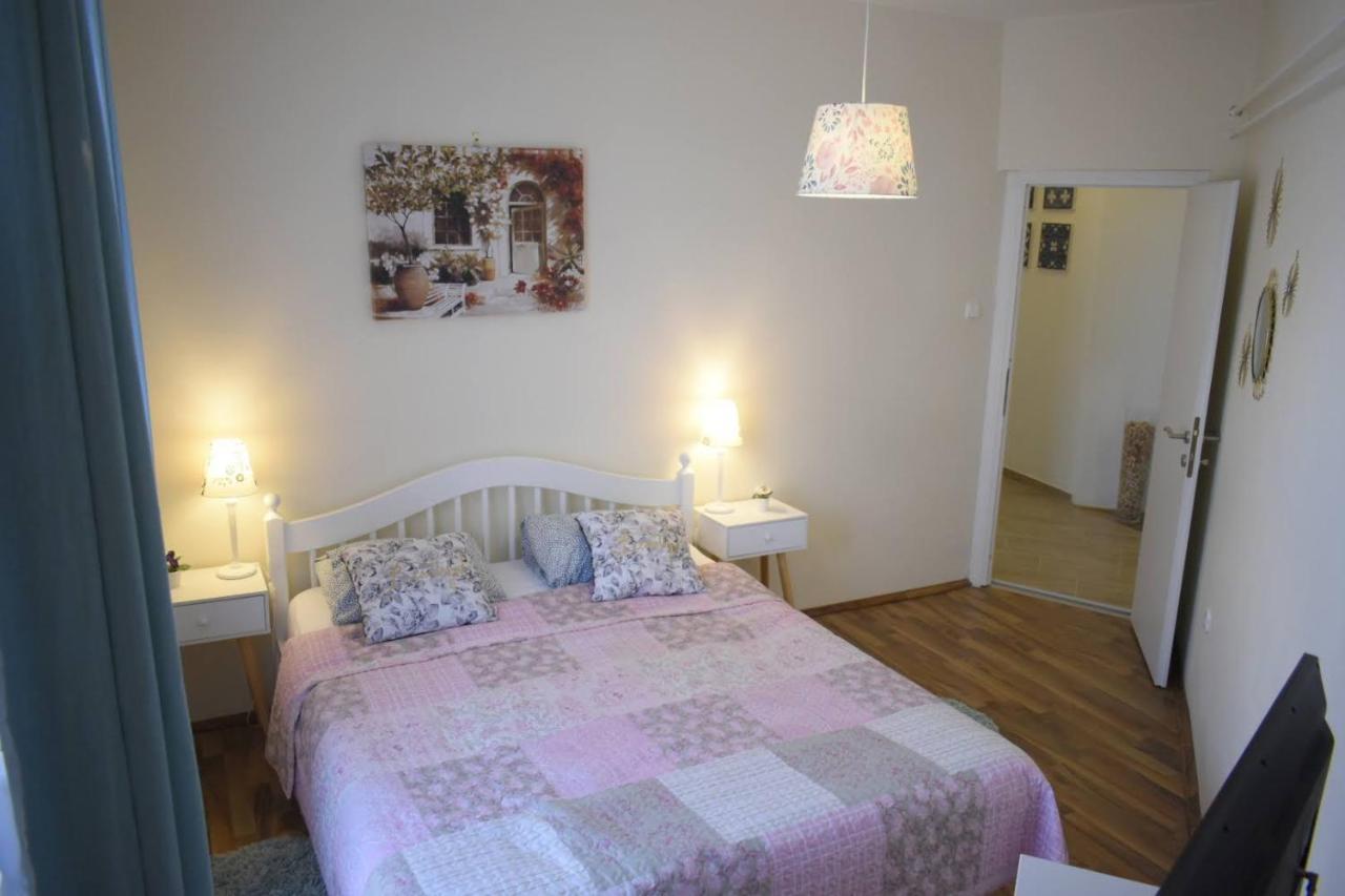 Fonix Family Apartment A Step From Szechenyi Square Pecs Bagian luar foto