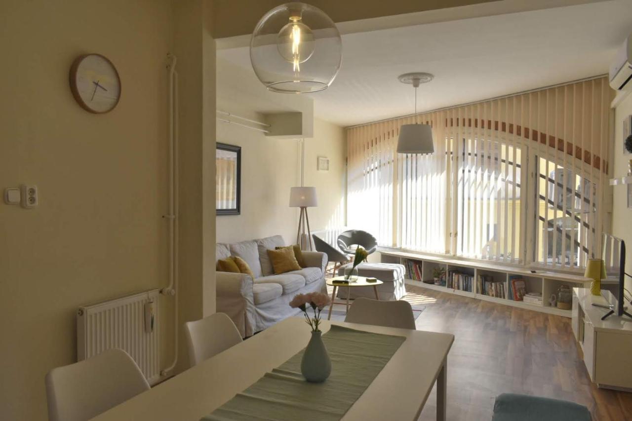 Fonix Family Apartment A Step From Szechenyi Square Pecs Bagian luar foto