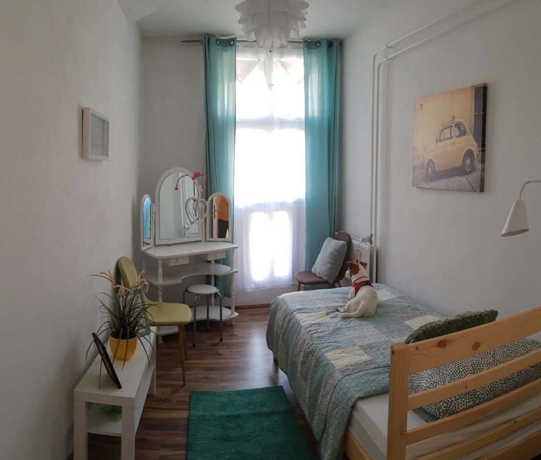 Fonix Family Apartment A Step From Szechenyi Square Pecs Bagian luar foto
