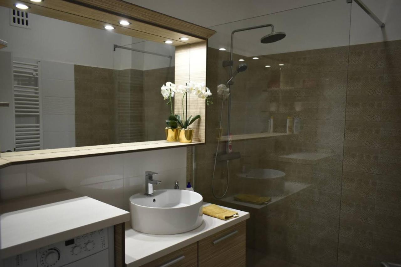 Fonix Family Apartment A Step From Szechenyi Square Pecs Bagian luar foto